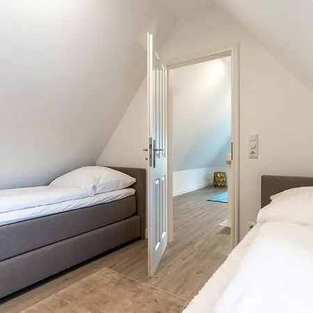 Dom wakacyjny Summer Diek Reetdachhaus Summerdiek 11 Böhl